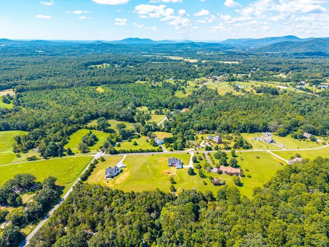 1101 Foxfire ln, Bedford, VA 24523