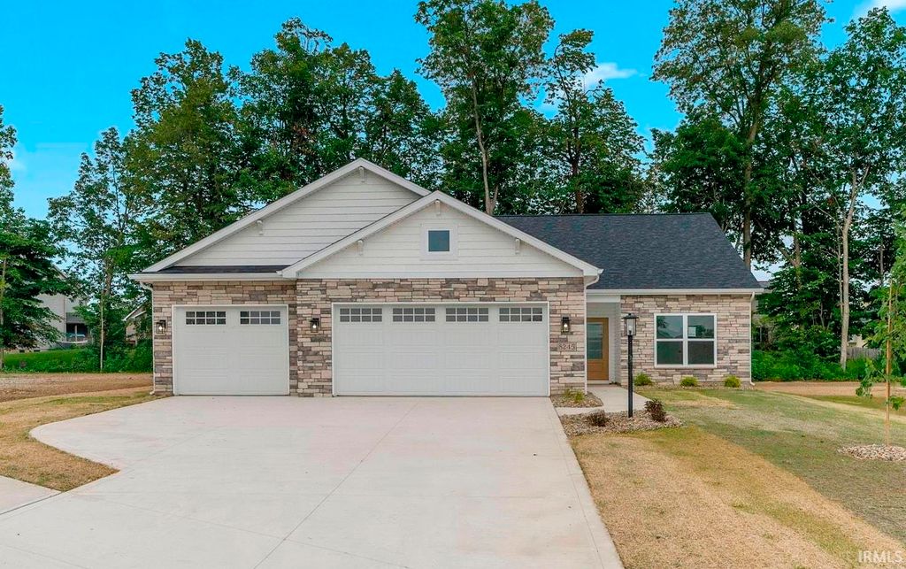 8245 Caverango Boulevard, Fort Wayne, IN 46815