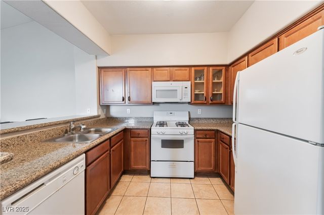 1609 Queen Victoria Street 201, Las Vegas, NV 89144