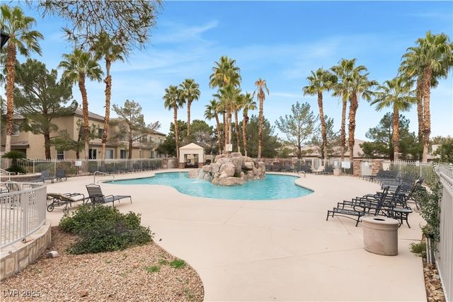 1609 Queen Victoria Street 201, Las Vegas, NV 89144