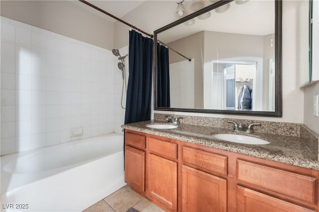 1609 Queen Victoria Street 201, Las Vegas, NV 89144