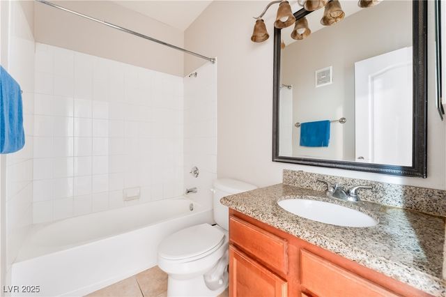 1609 Queen Victoria Street 201, Las Vegas, NV 89144