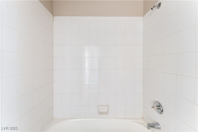 1609 Queen Victoria Street 201, Las Vegas, NV 89144