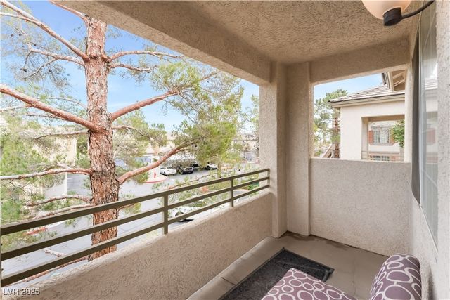 1609 Queen Victoria Street 201, Las Vegas, NV 89144