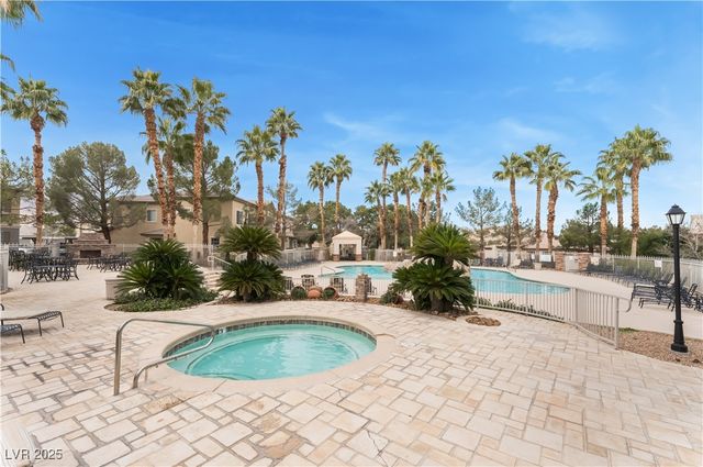 1609 Queen Victoria Street 201, Las Vegas, NV 89144