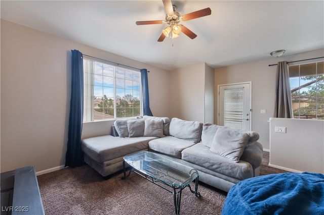 1609 Queen Victoria Street 201, Las Vegas, NV 89144