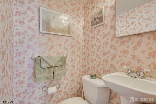 19 Annette Dr, Edison Twp., NJ 08820