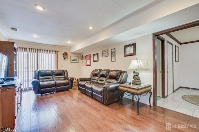 19 Annette Dr, Edison Twp., NJ 08820