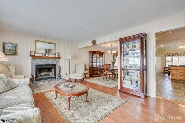 19 Annette Dr, Edison Twp., NJ 08820
