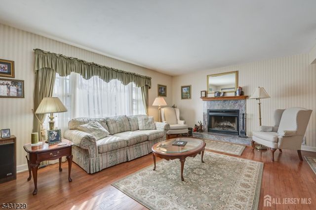 19 Annette Dr, Edison Twp., NJ 08820