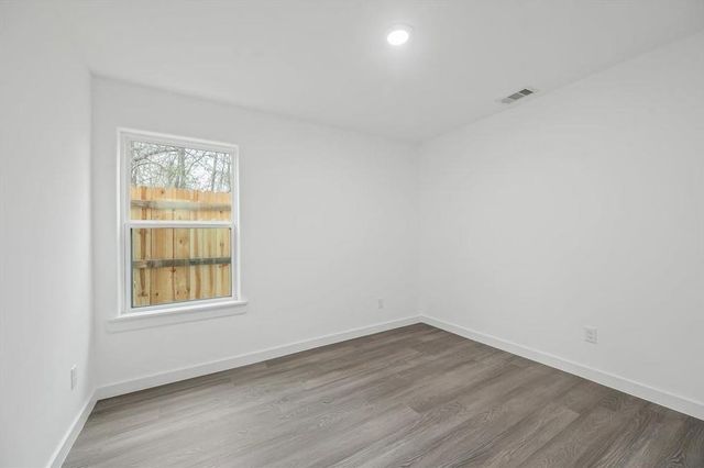 8639 Peachtree St Street, Houston, TX 77016
