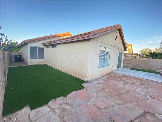 7547 Kalmalii Avenue, Las Vegas, NV 89147