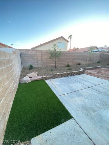 7547 Kalmalii Avenue, Las Vegas, NV 89147