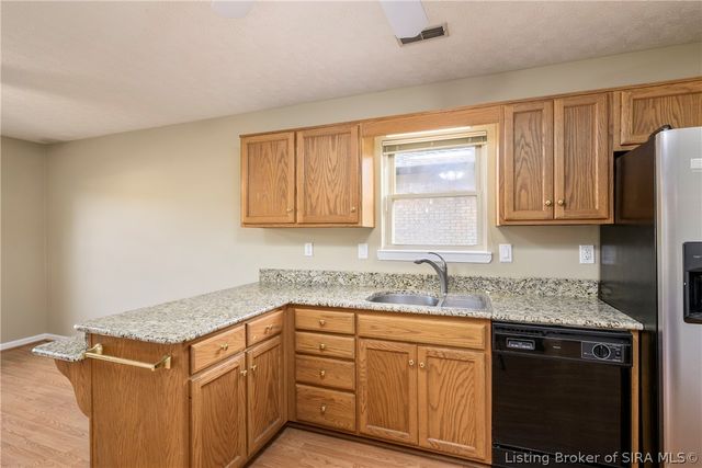 8416 Plum Valley Drive, Sellersburg, IN 47172
