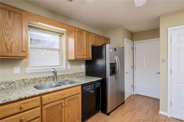 8416 Plum Valley Drive, Sellersburg, IN 47172