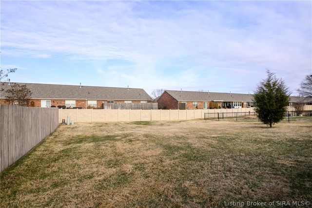 8416 Plum Valley Drive, Sellersburg, IN 47172