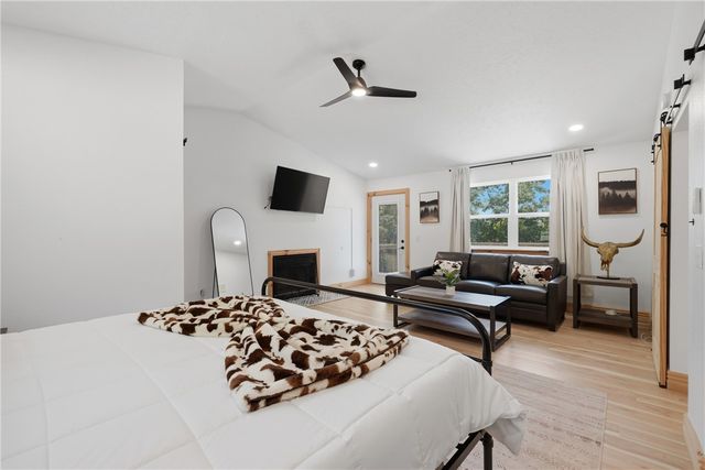 1 Dogwood Lane, Holiday Island, AR 72631