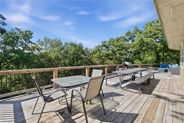 1 Dogwood Lane, Holiday Island, AR 72631