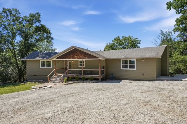 1 Dogwood Lane, Holiday Island, AR 72631