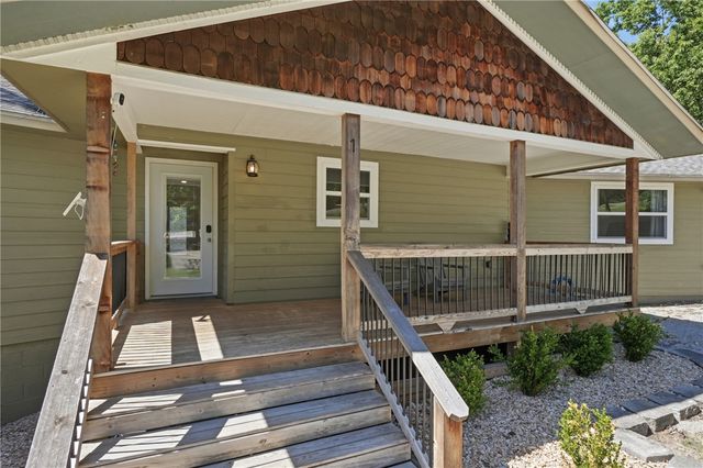 1 Dogwood Lane, Holiday Island, AR 72631