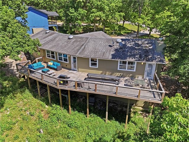 1 Dogwood Lane, Holiday Island, AR 72631