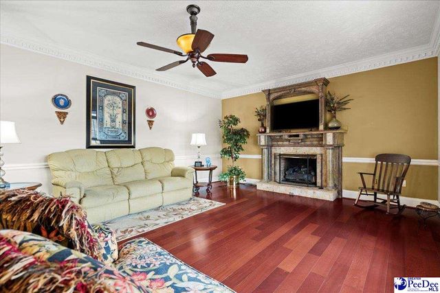 616 Chaucer Dr., Florence, SC 29505