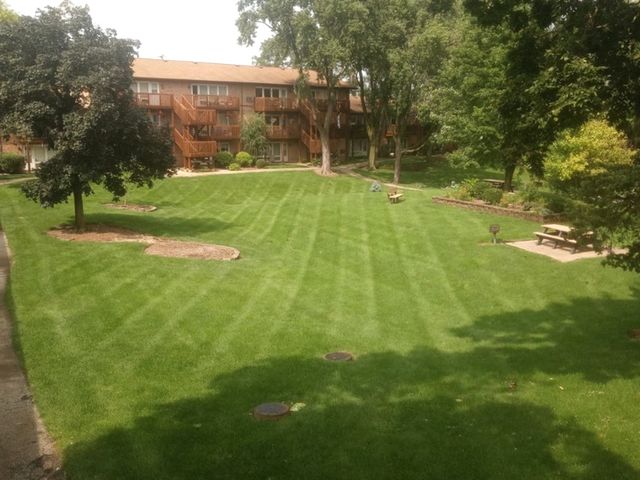2220 Arbor Circle 26, Downers Grove, IL 60515