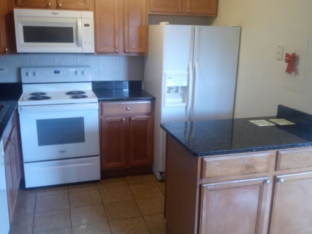 2220 Arbor Circle 26, Downers Grove, IL 60515