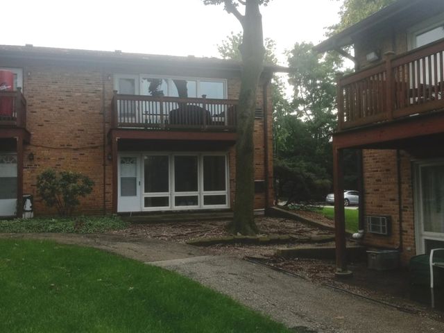 2220 Arbor Circle 26, Downers Grove, IL 60515