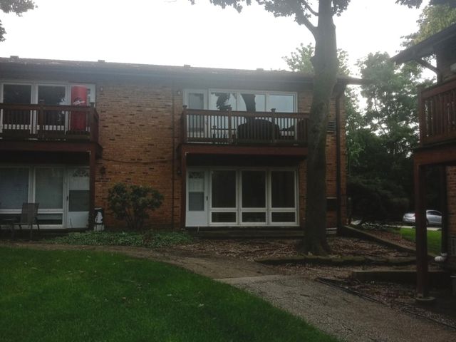 2220 Arbor Circle 26, Downers Grove, IL 60515