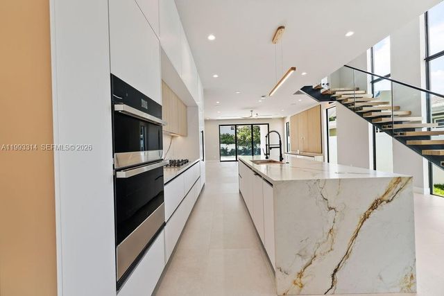 804 NE 16th Ter, Fort Lauderdale, FL 33304