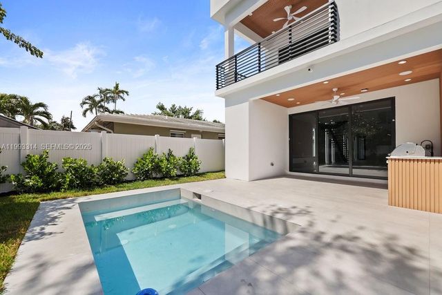804 NE 16th Ter, Fort Lauderdale, FL 33304