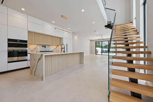 804 NE 16th Ter, Fort Lauderdale, FL 33304