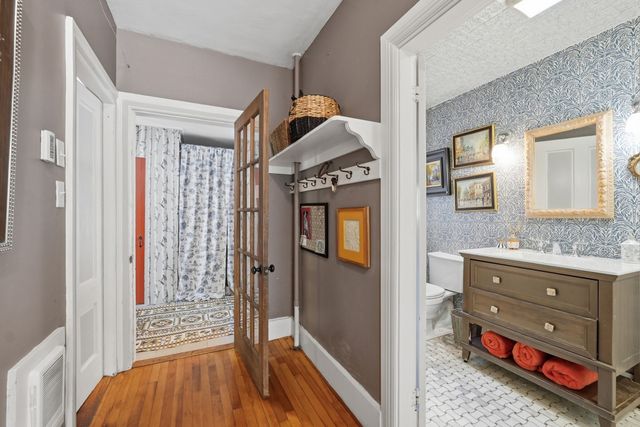 165 Holden St, Worcester, MA 01606