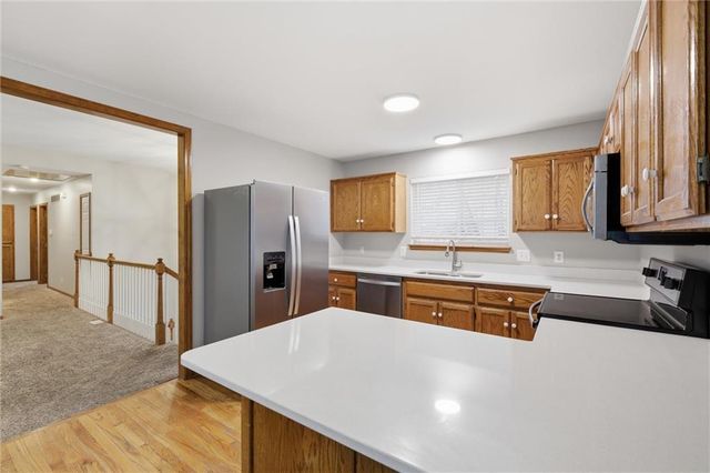 204 E 22nd Street, Kearney, MO 64060