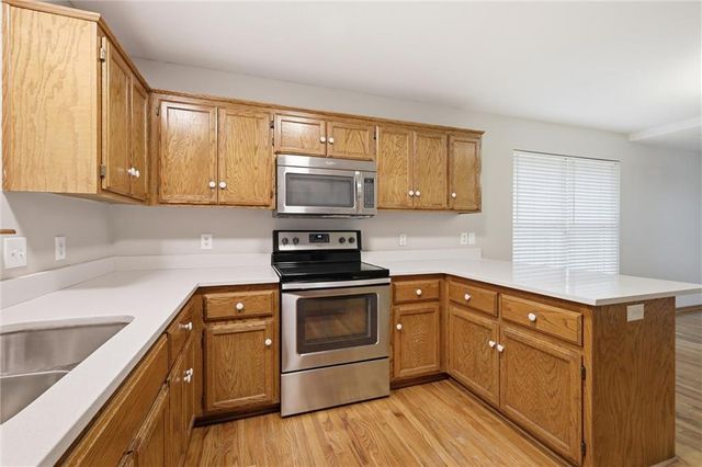 204 E 22nd Street, Kearney, MO 64060