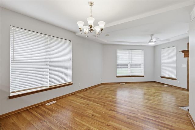 204 E 22nd Street, Kearney, MO 64060