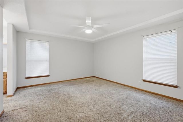 204 E 22nd Street, Kearney, MO 64060