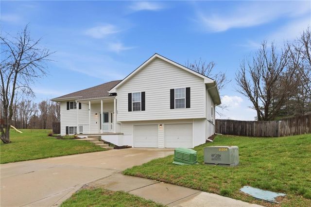 204 E 22nd Street, Kearney, MO 64060