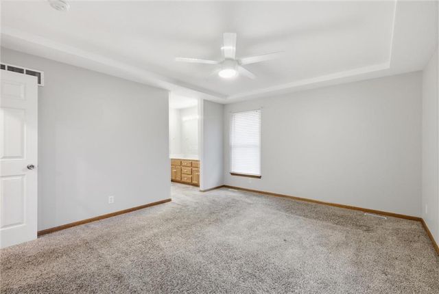 204 E 22nd Street, Kearney, MO 64060