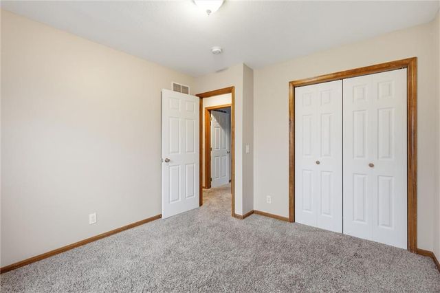 204 E 22nd Street, Kearney, MO 64060