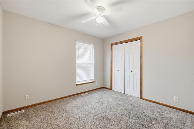 204 E 22nd Street, Kearney, MO 64060