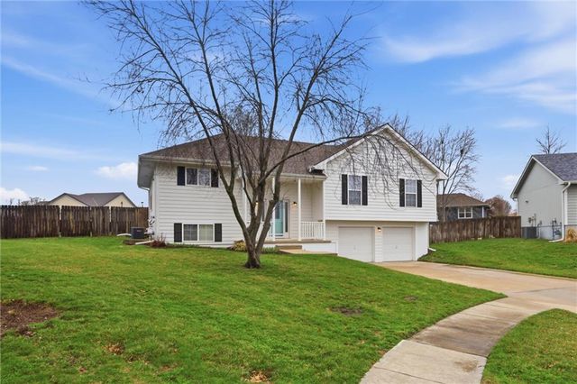 204 E 22nd Street, Kearney, MO 64060