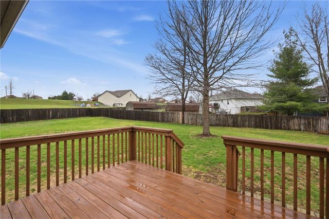 204 E 22nd Street, Kearney, MO 64060