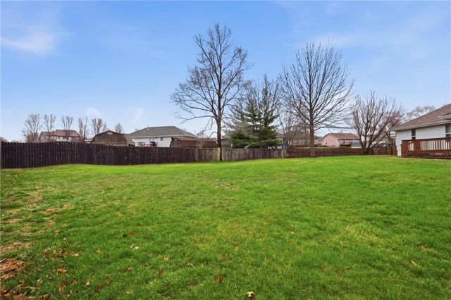 204 E 22nd Street, Kearney, MO 64060