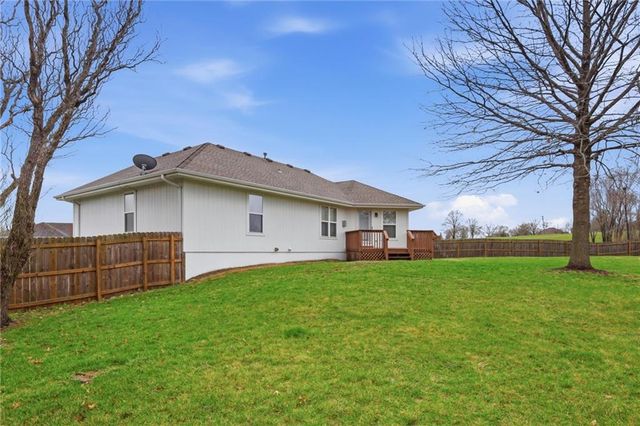 204 E 22nd Street, Kearney, MO 64060