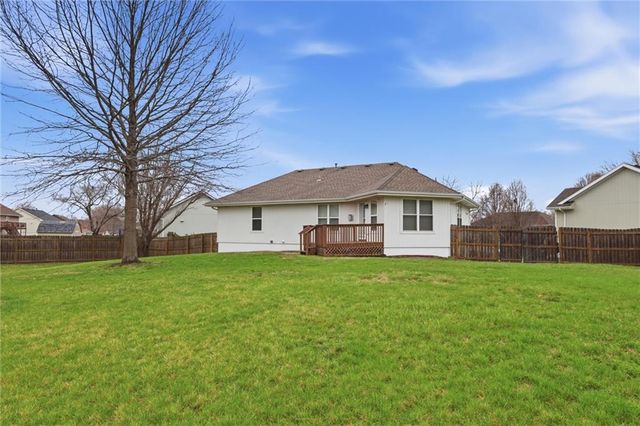 204 E 22nd Street, Kearney, MO 64060