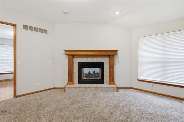 204 E 22nd Street, Kearney, MO 64060