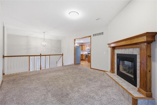 204 E 22nd Street, Kearney, MO 64060