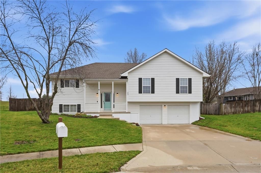204 E 22nd Street, Kearney, MO 64060